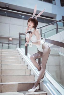 荡女淫春护士hd在
